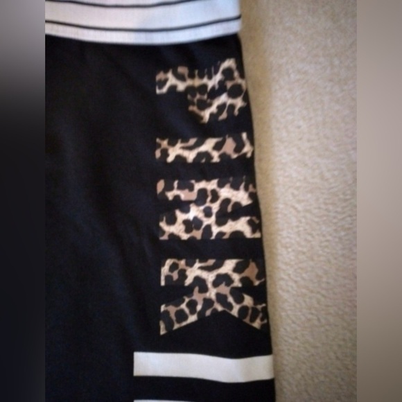 Vs pink leopard sweatpants-X-small NEW - Picture 2 of 7